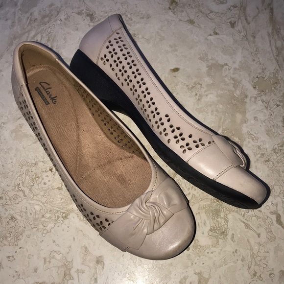 CLARKS “Propose” Band Ballet Wedge Size 9.5 - Picture 2 of 6